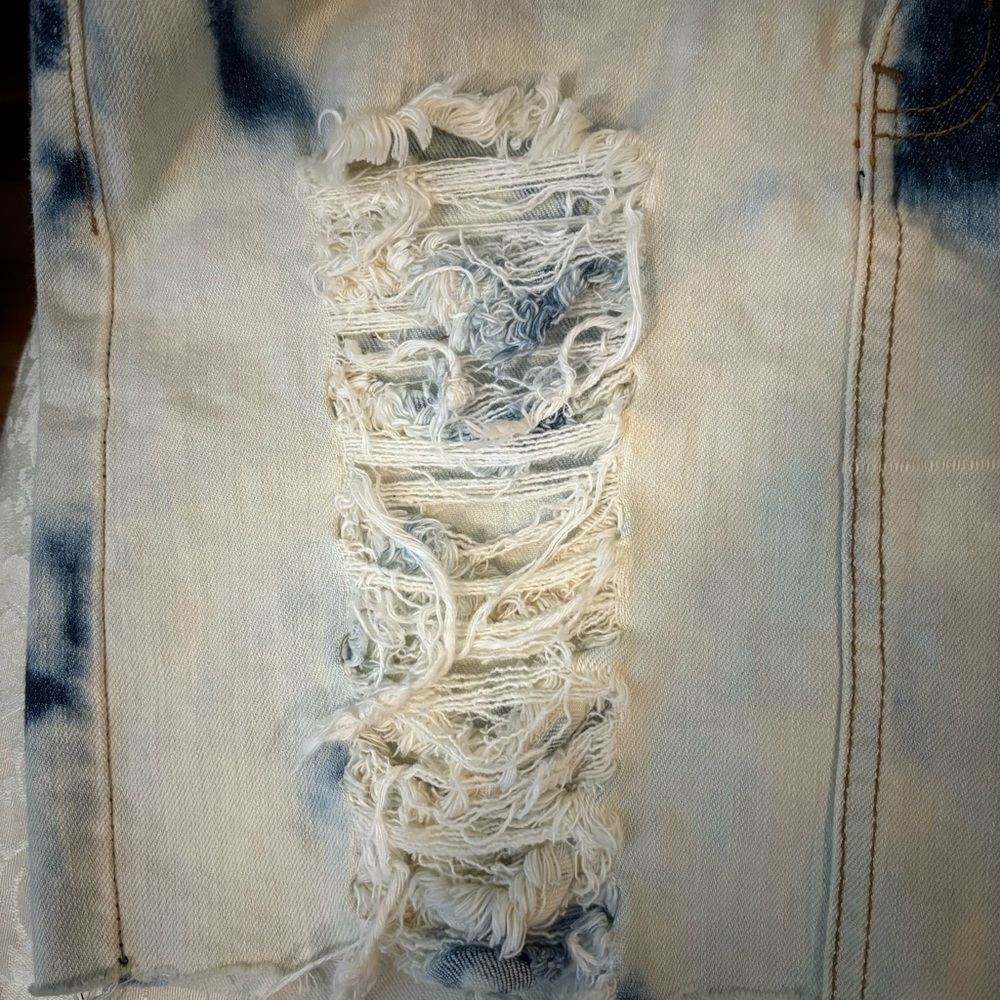 ❤️2/15 or 3/$21❤️ Fashion Nova Aphrodite Denim Skirt, Size Medium - Picture 3 of 13